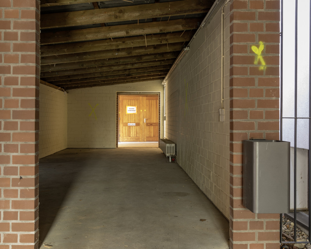 Stuhllager – Entkernt