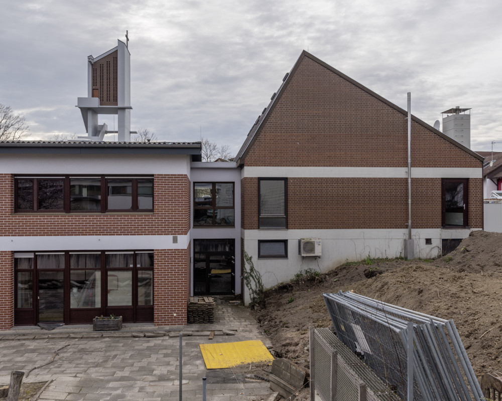 Rutschen Hügel & Kindergartenhof