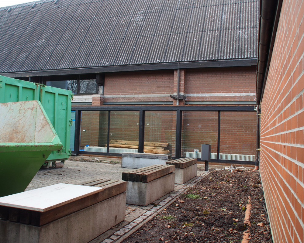 Lichtblick: Dach von Vorraum entfernt