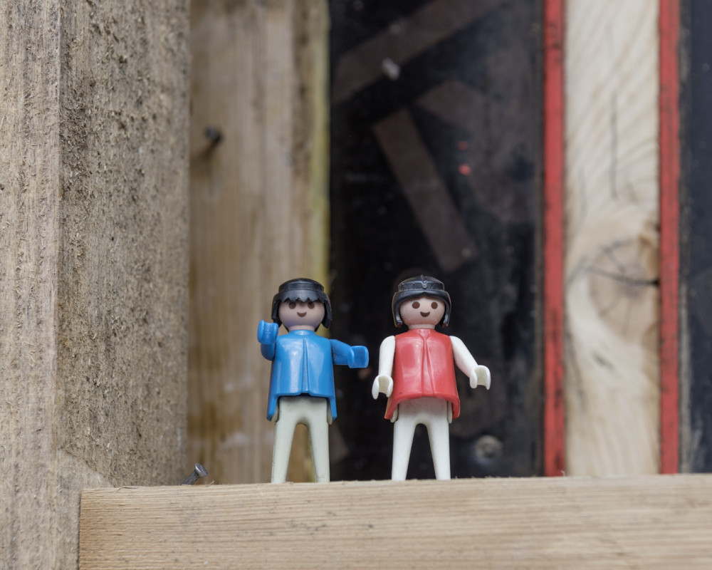 "Schau Hannah, und das gibt ein Fenster. Oder vielleicht eine Tür?"