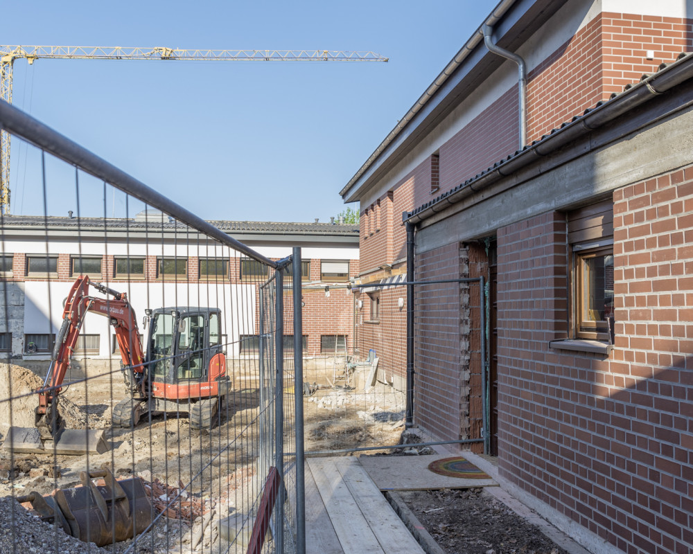 Das Pfarrbüro hat einen neuen Eingang bekommen.