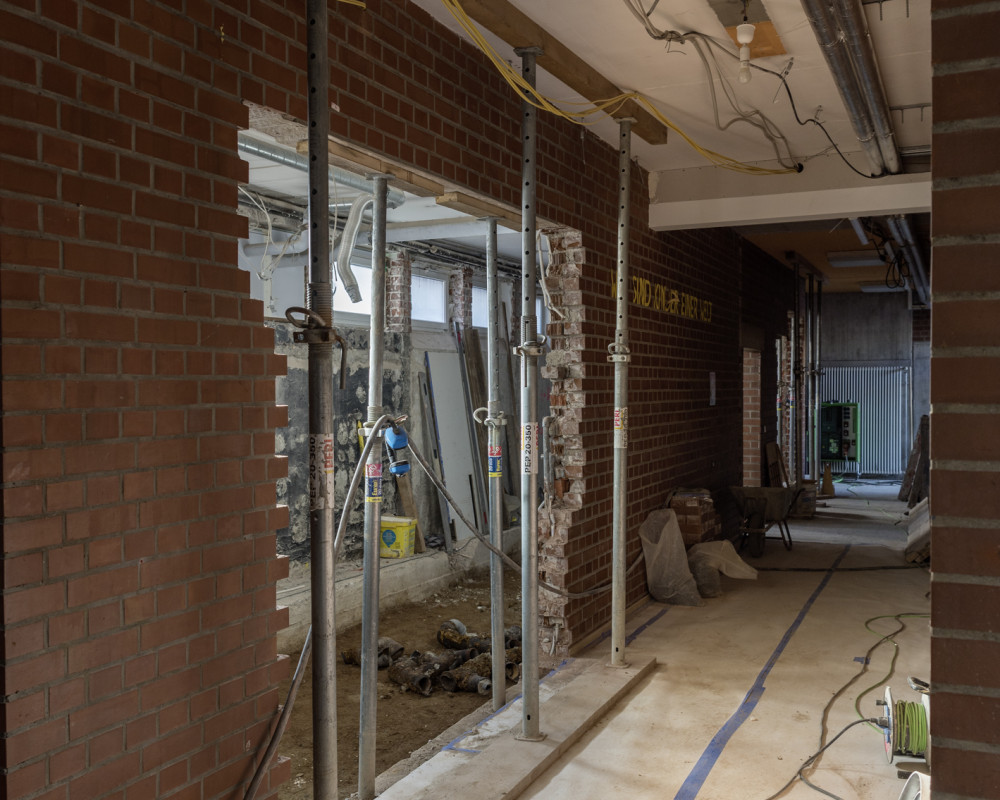 Waschraum & Aufzugschacht