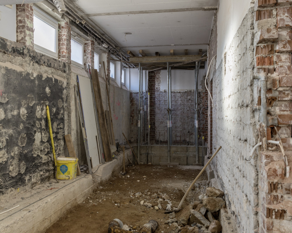 Waschraum & Aufzugschacht