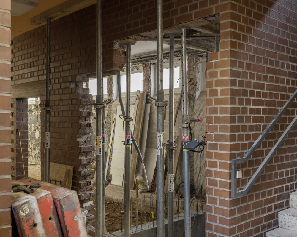 Waschraum & Aufzugschacht