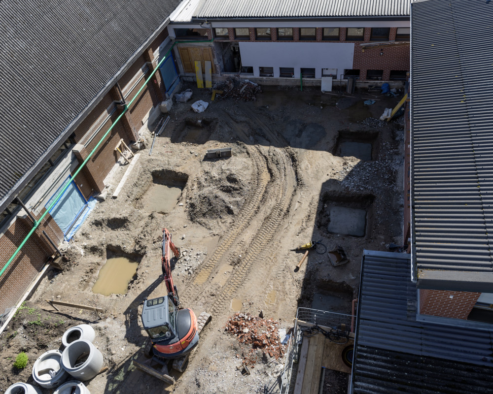 Bodenplatten für die Fundamente wurden zementiert