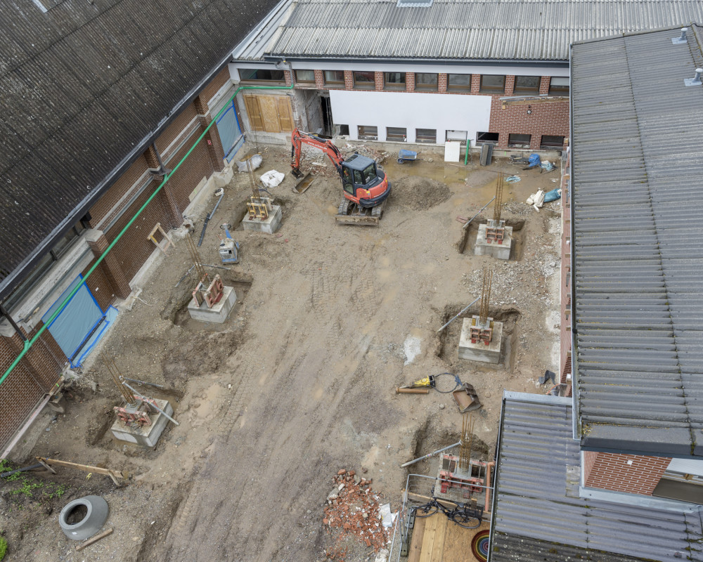 Die Säuelenfundamente sind gegossen.