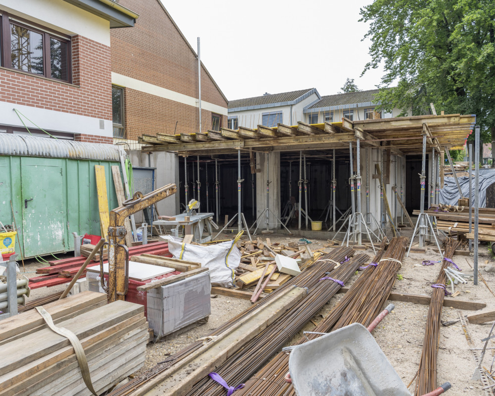 Die Decke ist fast fertig geschalt.