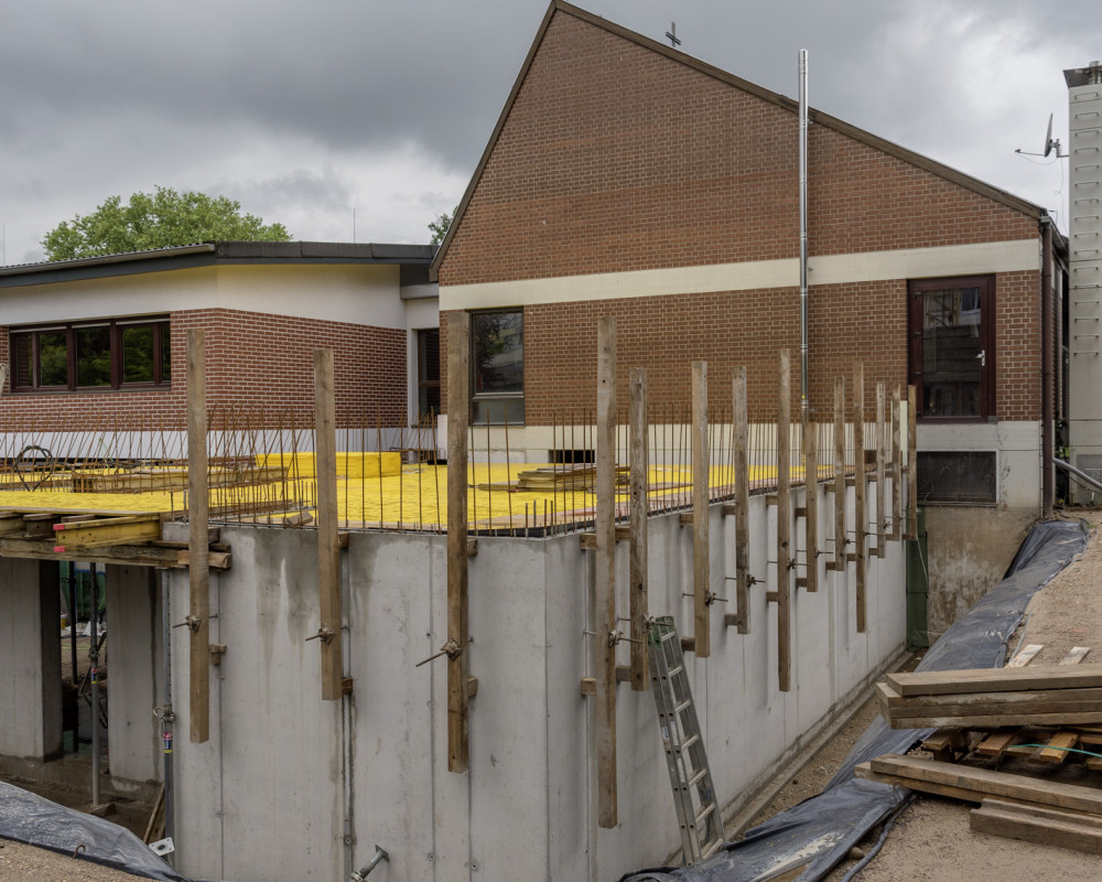 Die Decke ist fast fertig geschalt.