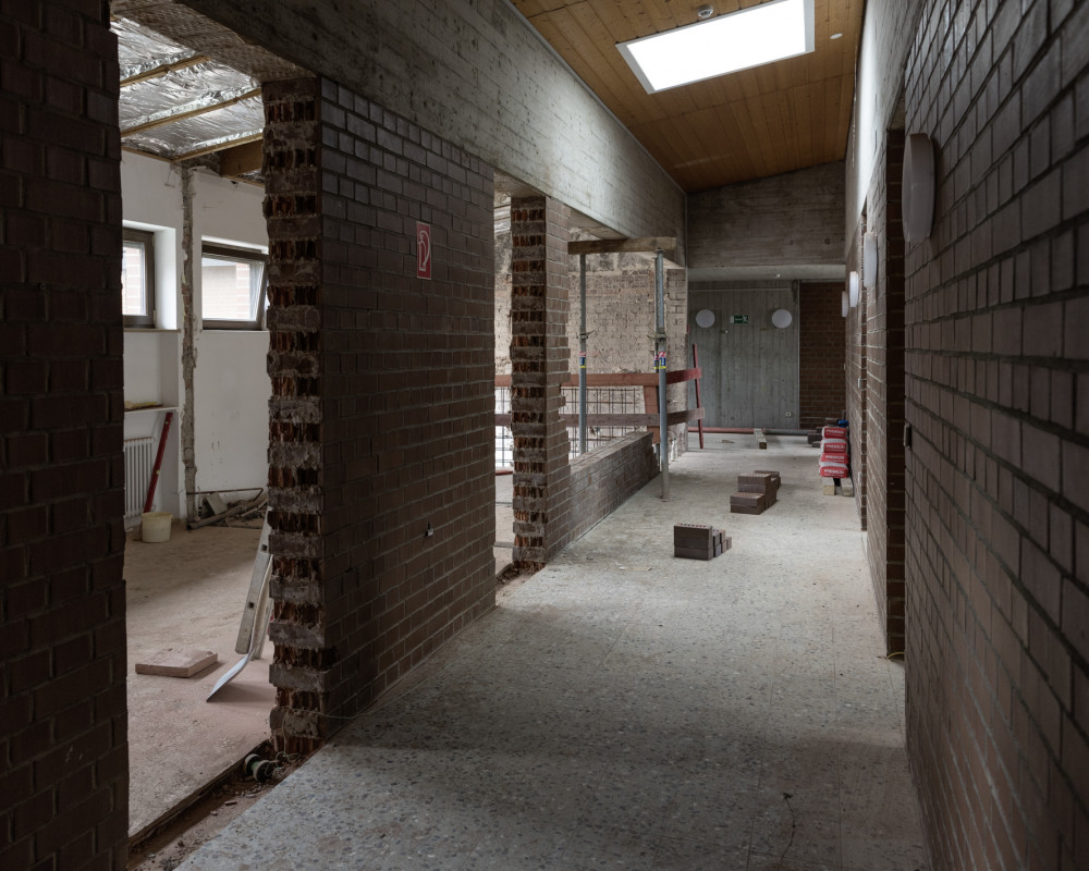 Die Türdurchbrüche sind fertig.