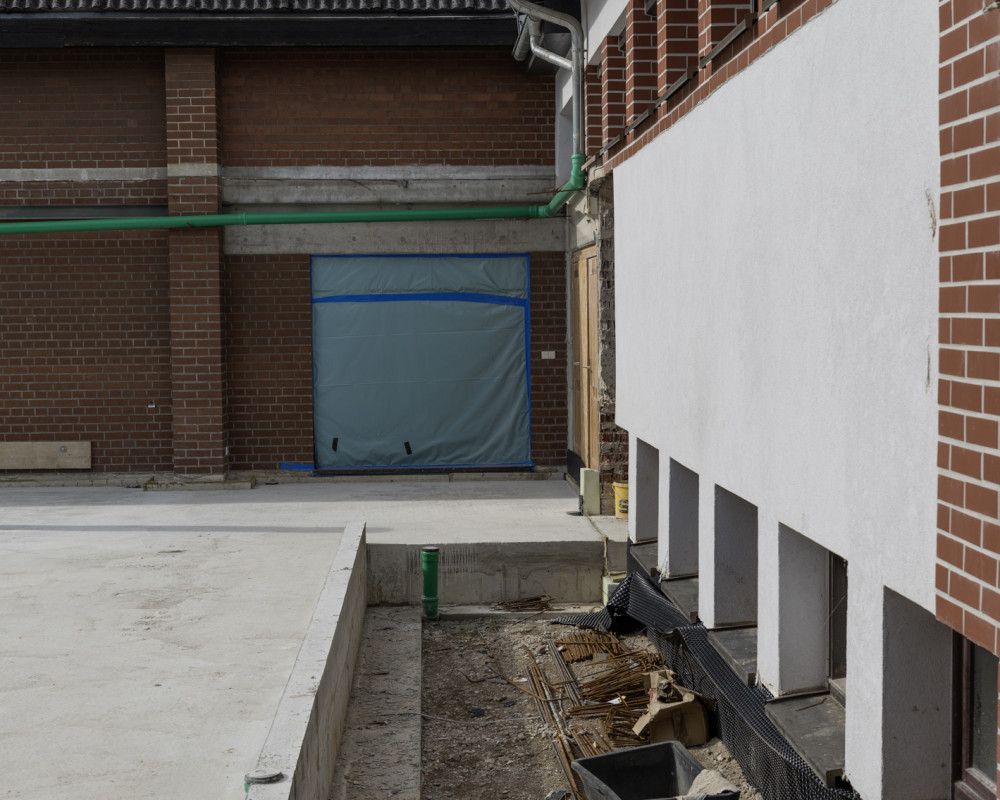 Fertige Bodenplatte und Säulenstützen