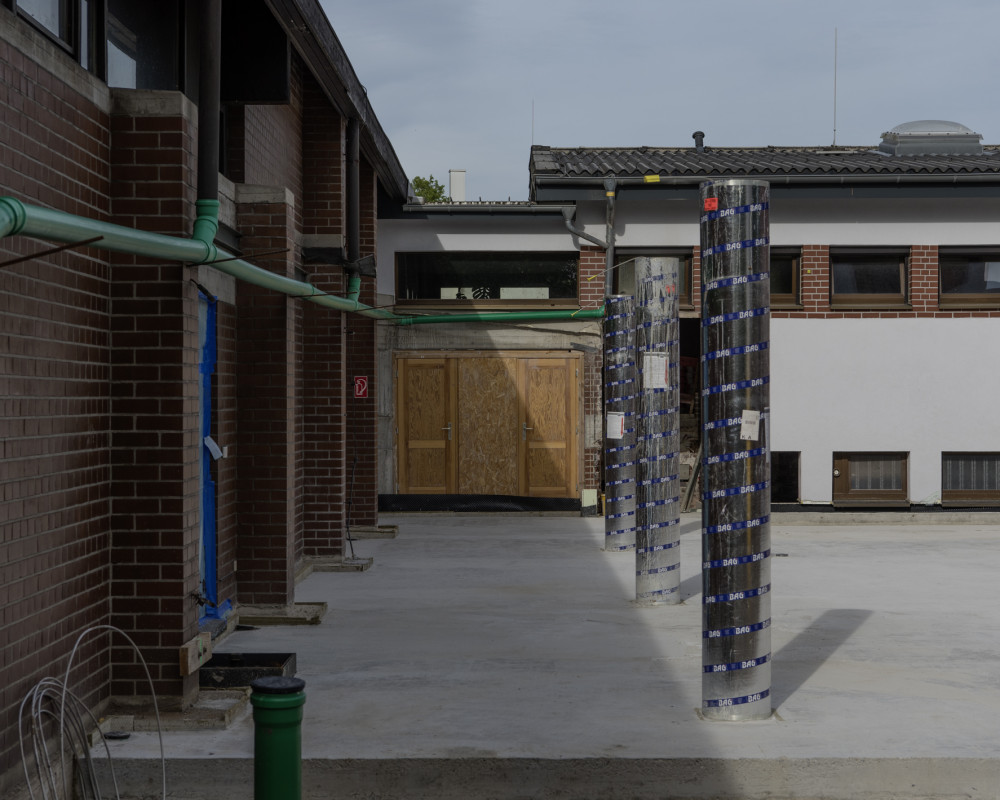 Betonierte Bodenplatte und Säulenstützen