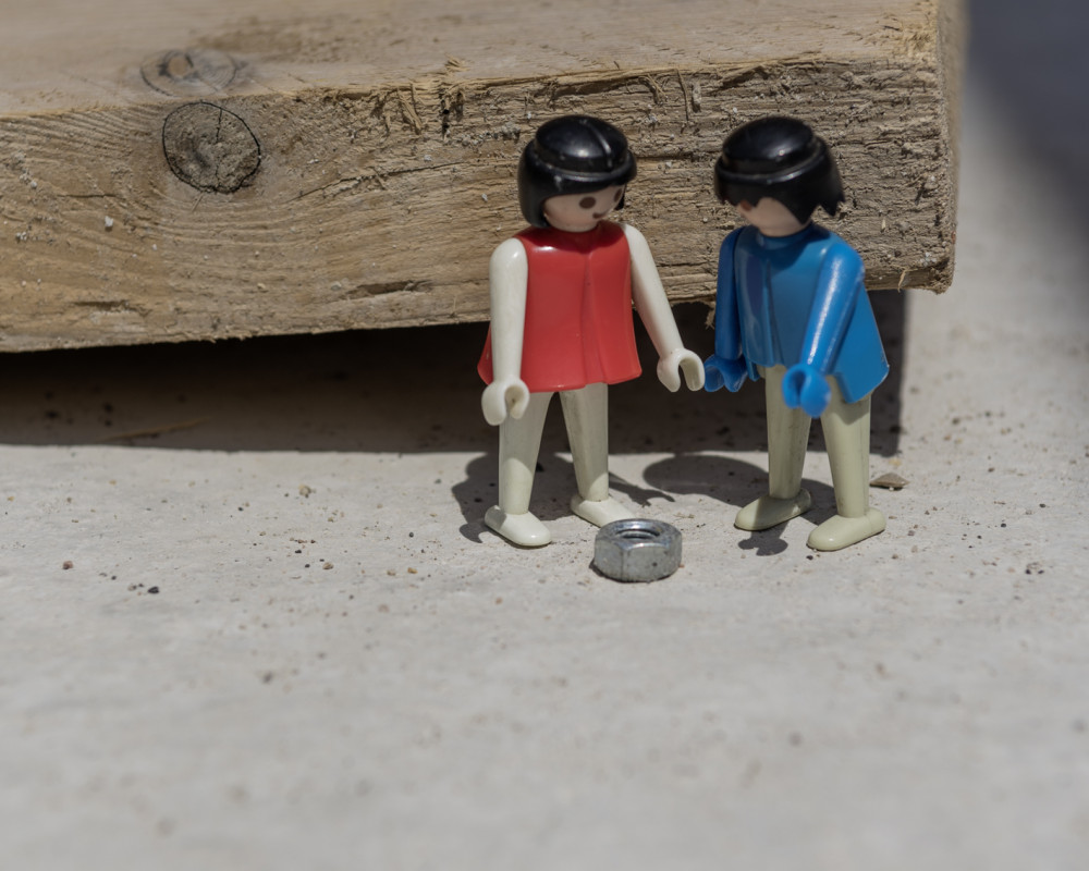 "Oh, schon wieder eine lockere Schraube!"