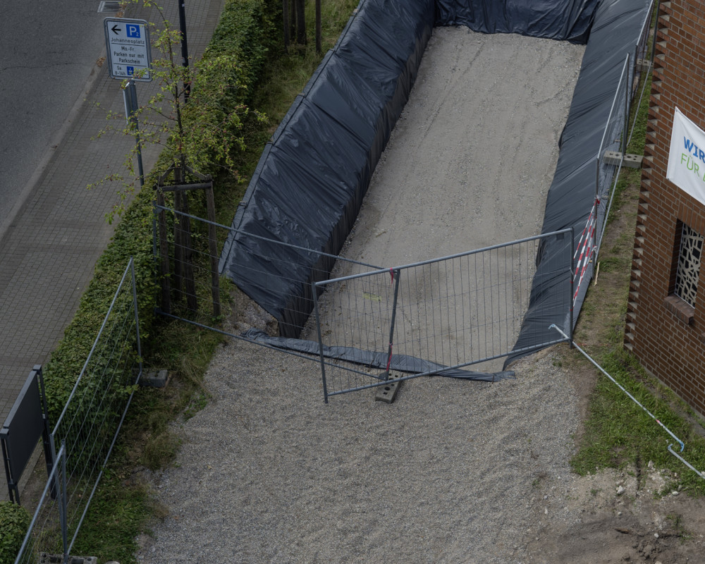 Die Grube für die Zisterne ist vorbreitet