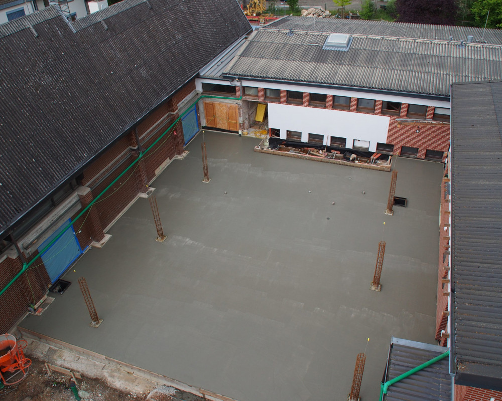 Bodenplatte frisch betoniert