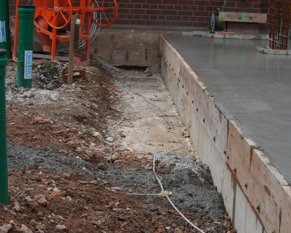 Bodenplatte und Blitzableiter