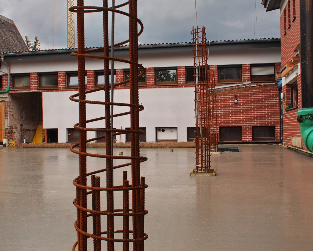 Bodenplatte frisch betoniert