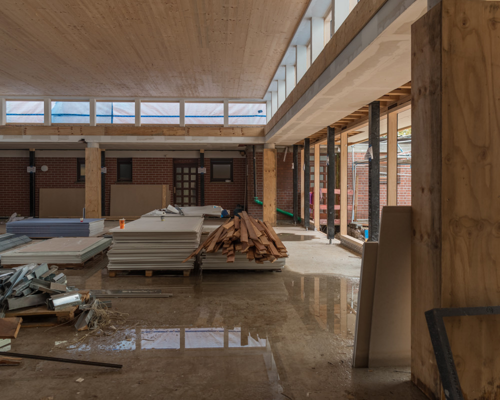 Trennwände zum Küchenblock sind eingebaut