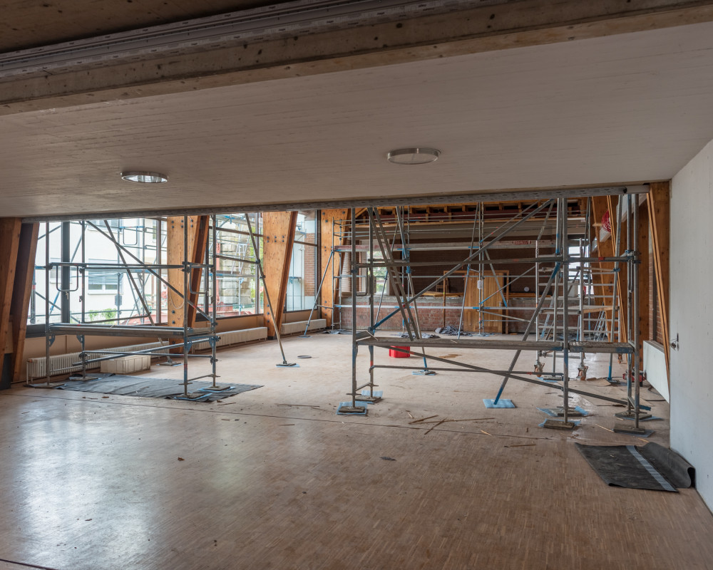 Trennwand zur Kirche