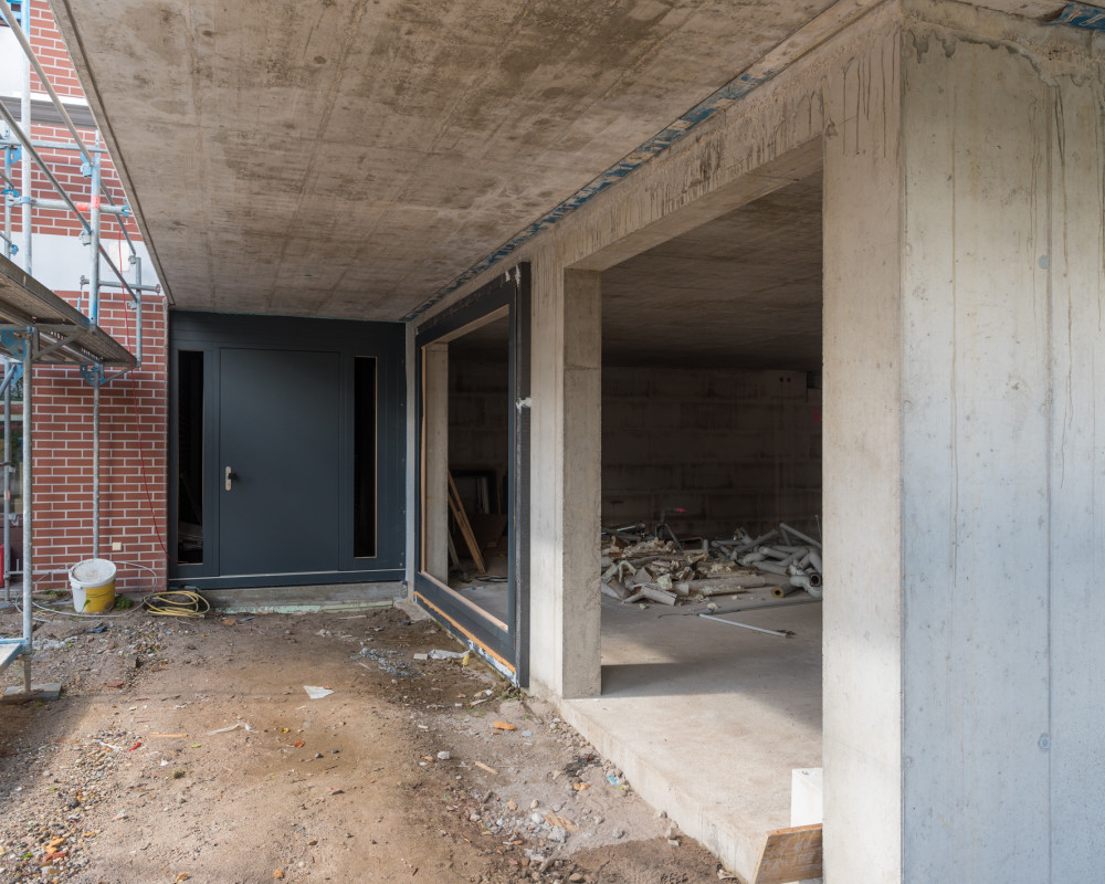 Türen und Fensterrahmen sin eingebaut