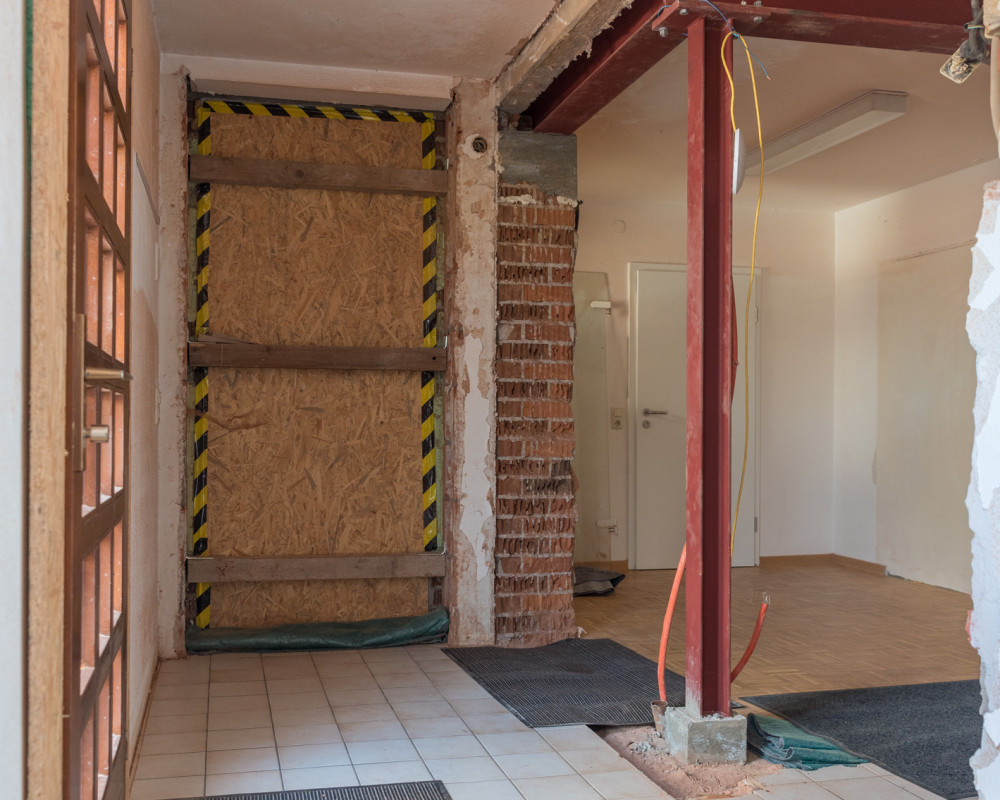 Die Wände vom Drucker- und Kopierraum wurden herausgebrochen