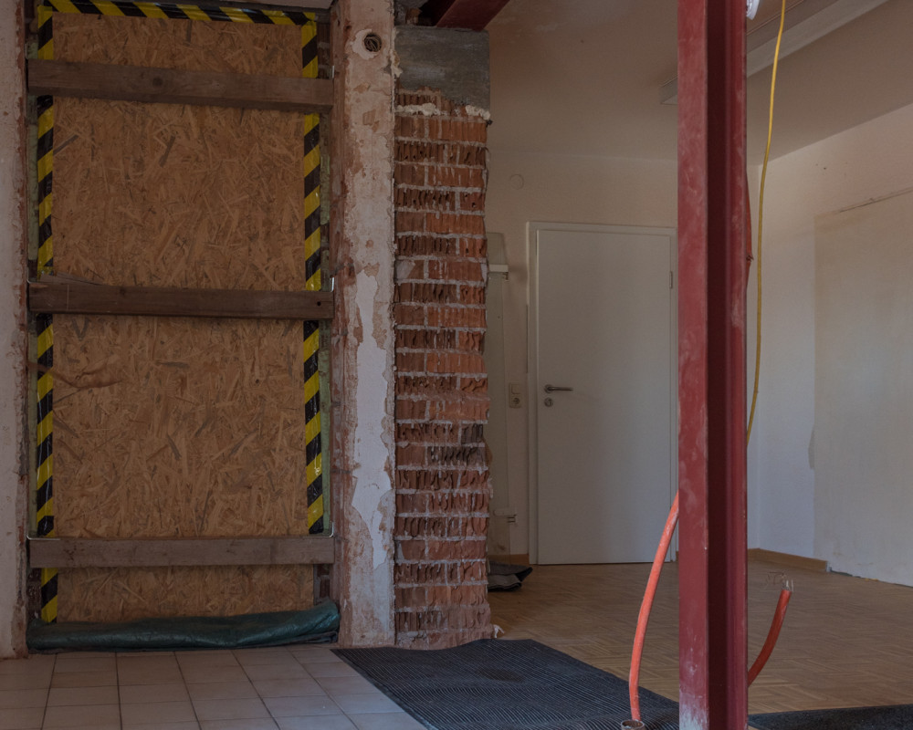 Die Wände vom Drucker- und Kopierraum wurden herausgebrochen