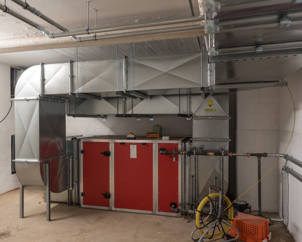 Die neue Heizungs-Lüftungsanlage wurde installiert