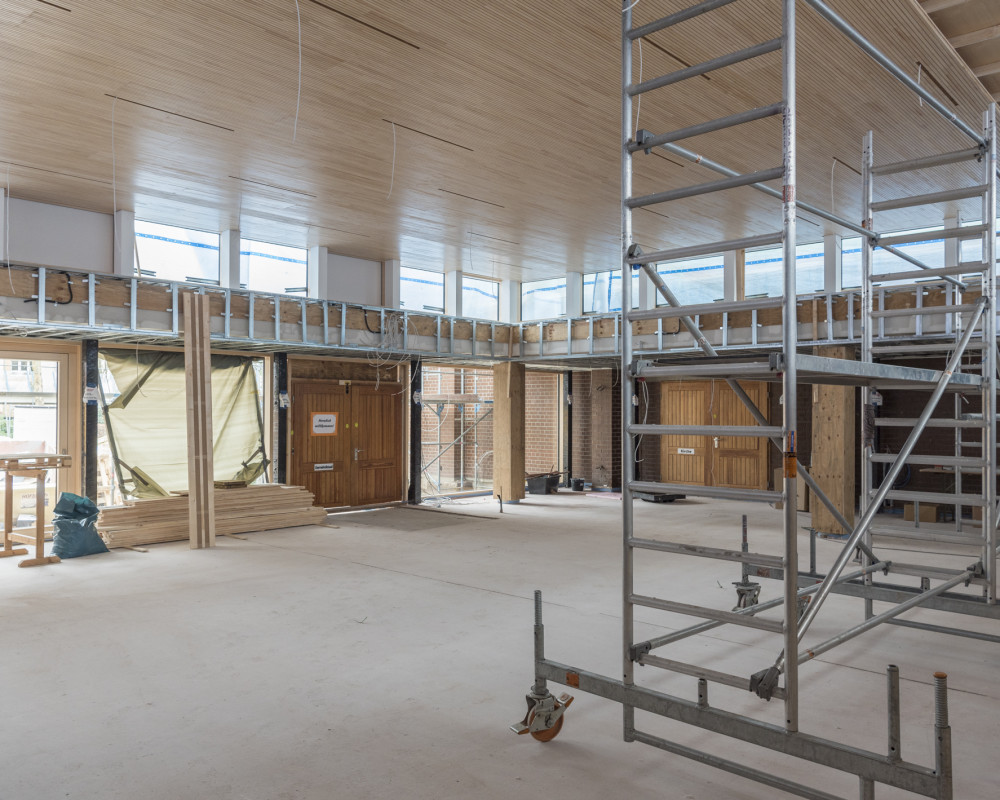 Die Deckenverschalung wird montiert