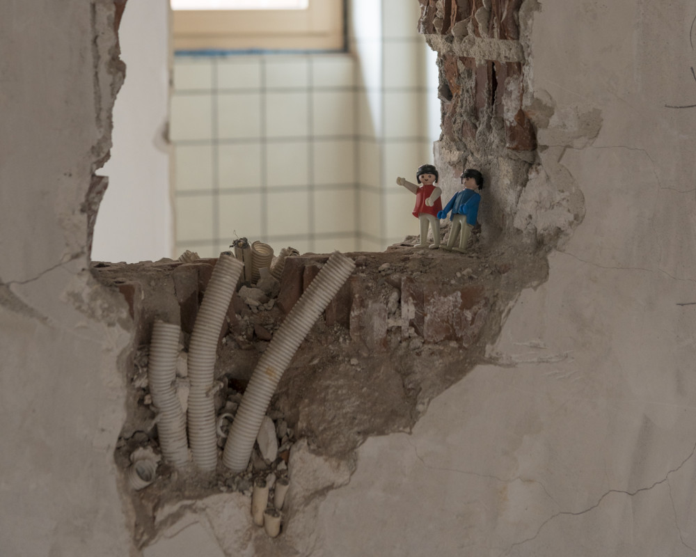 "Da ist wohl jemand mit der Tür in's Haus gefallen!"