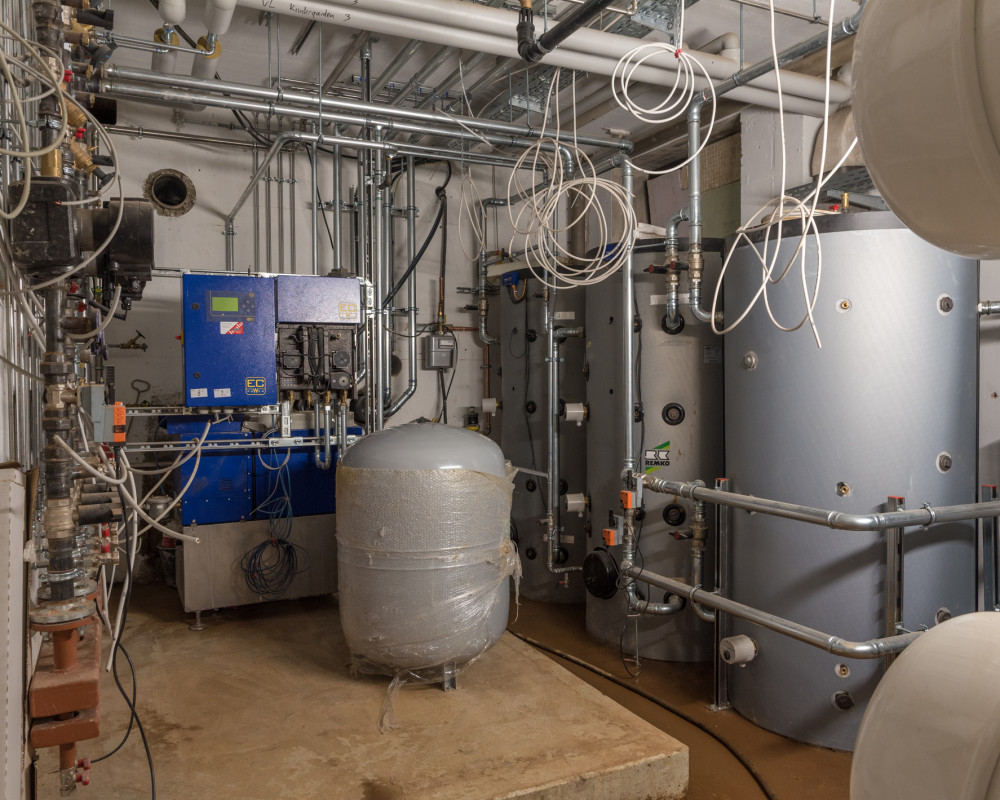 Die Elektrik wird installiert