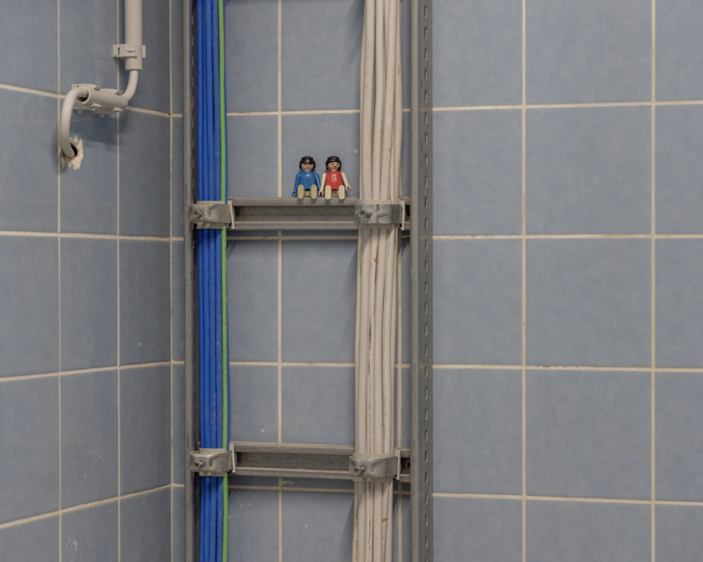 "Schau mal, jetzt haben sie alle Kabel aufgeräumt."