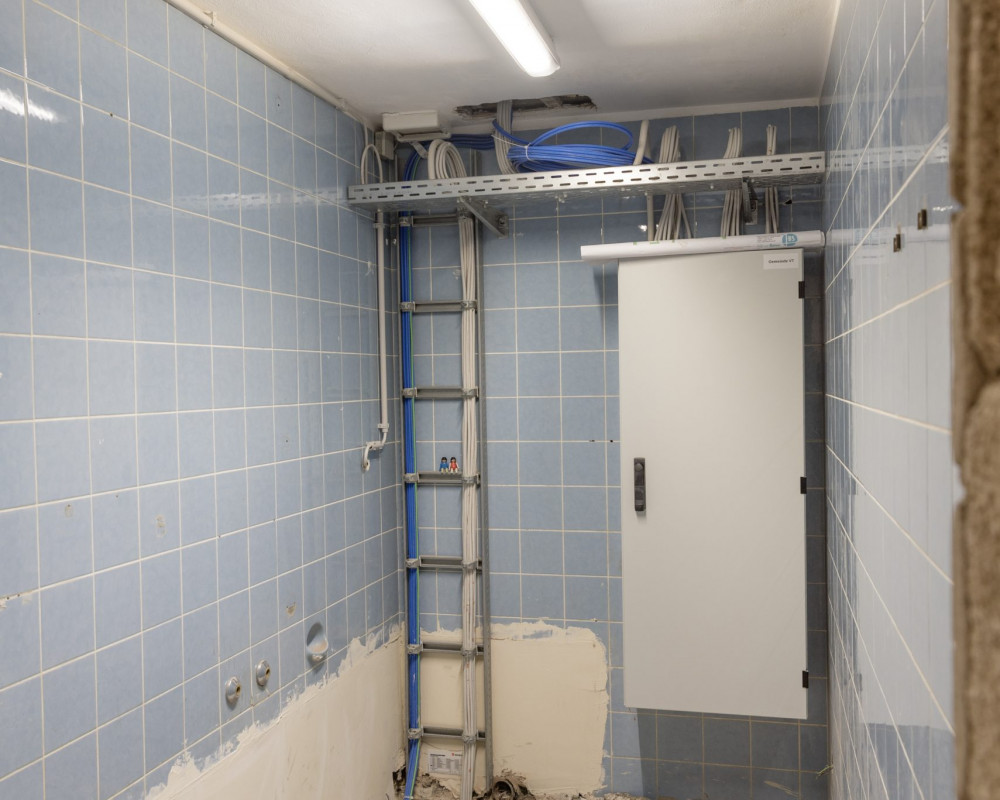 Der Verteilerkasten wurde angeklemmt.