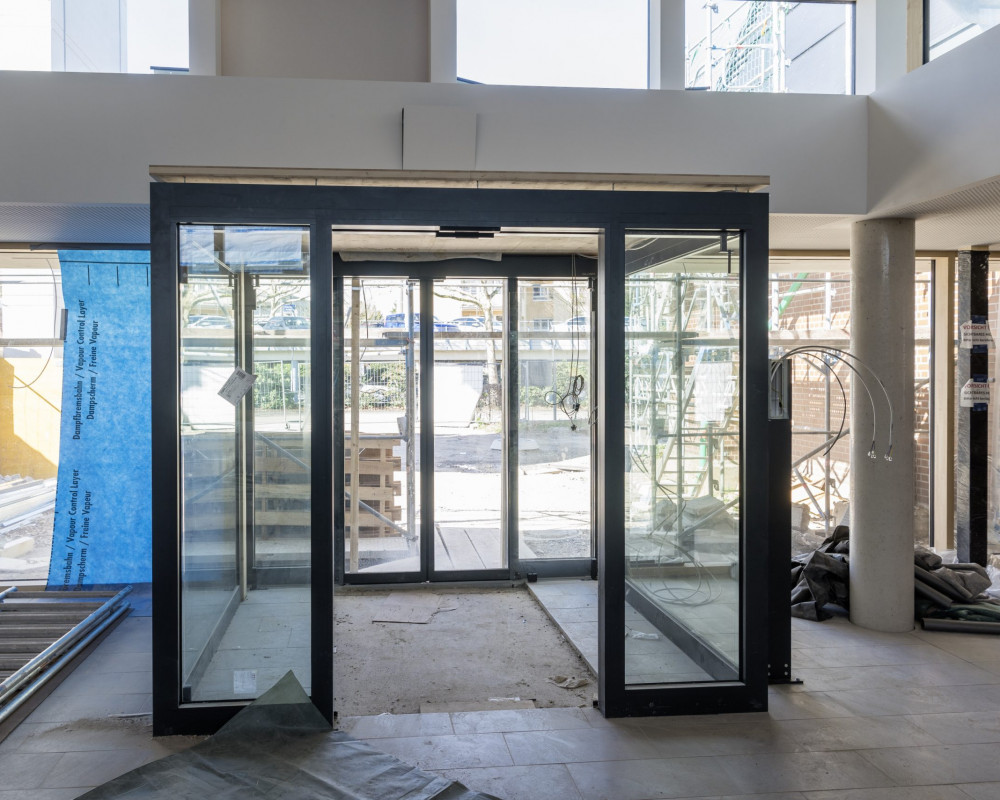 Die Automatiktüre wurde eingbaut