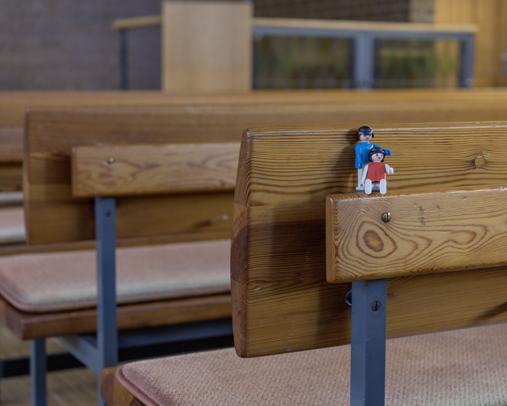 "Schau, alle Bänke stehen wieder, wo sie hingehören!"