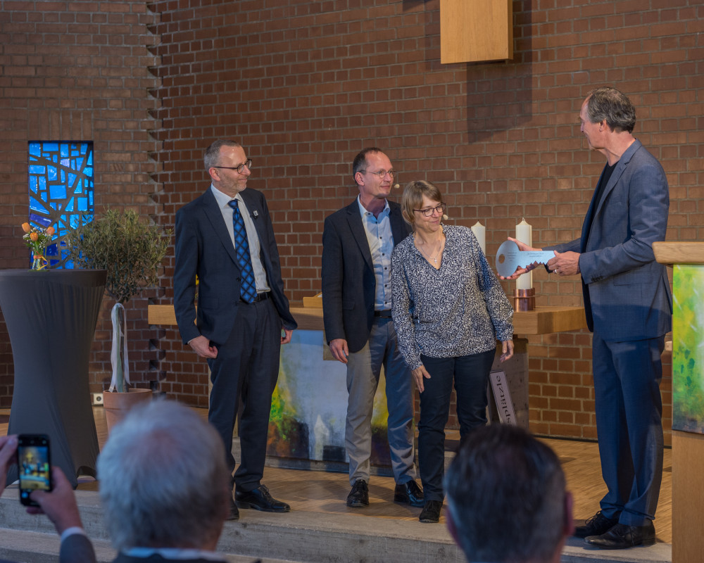 Grußworte und Schlüsselübergabe von Architekt Thomas Herzog.