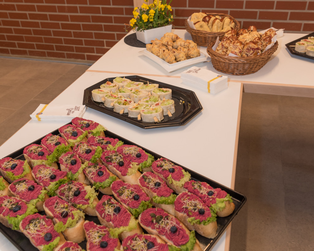 Buntes und reichhaltiges Buffet.