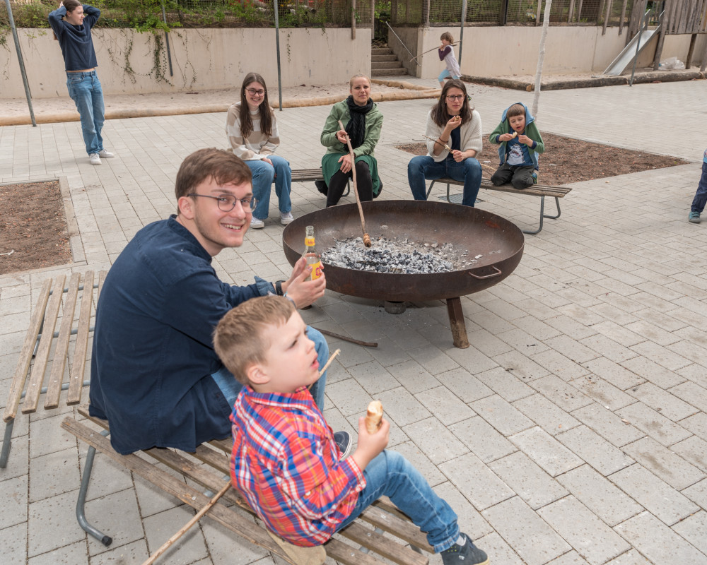 Und natürlich Spiele und Stockbrot!